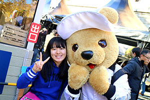 レクサス くま吉 青パーカの女の子と@ TGRP 横浜