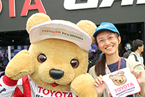 トヨタ くま吉 くま吉タオルの女性と@ WEC 2015年 第6戦 富士6時間レース