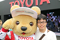 トヨタ くま吉 黒縁眼鏡の男性と@ WEC 2015年 第6戦 富士6時間レース