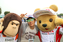 トヨタ くま吉 エネごりくんとサンフランシスコTシャツの男性と@ WEC 2015年 第6戦 富士6時間レース