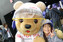 トヨタ くま吉 フードを被った女の子と@ WEC 2015年 第6戦 富士6時間レース