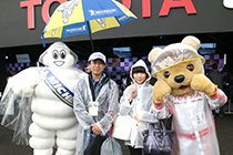 トヨタ くま吉 ビバンダム君と黒パーカの親子と@ WEC 2015年 第6戦 富士6時間レース