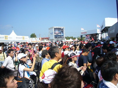 091003-fans.jpg.JPG