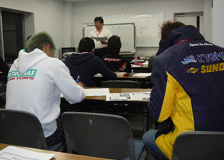 レースウィークの土曜日に講習を行う事もあり、日曜日のレースに良い精神状態で臨みます