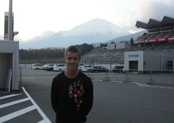 日本と言えばやっぱり！「FUJIYAMA」です！富士山をバックに