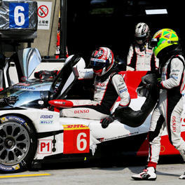 TS050 HYBRID #6 in pit