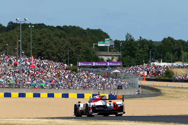 #7 TS050 HYBRID turning Esses