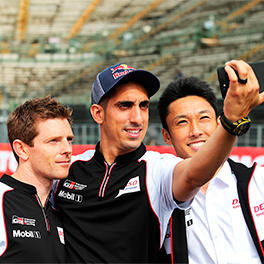 The selfie of TS050 HYBRID #7 drivers