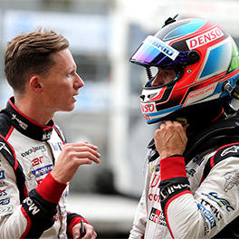 Mike Conway is talking José María López