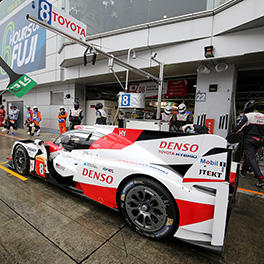 The pis stop of TS050 HYBRID #8