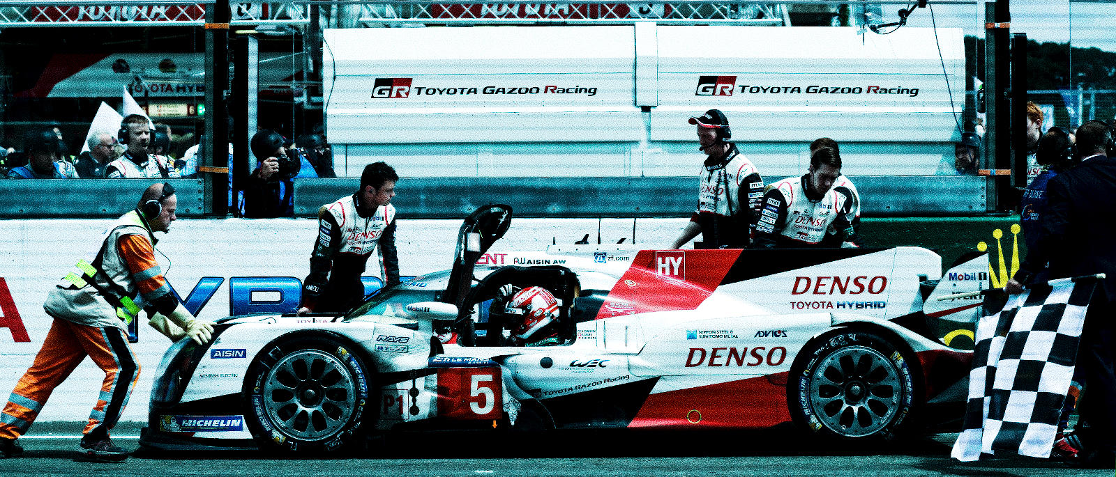 TS050 HYBRID 5 car ceased in 3 minutes
