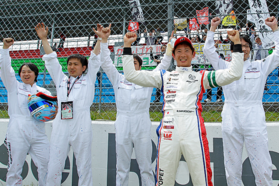 阪口選手はチームの地元となる岡山で初の優勝を獲得。