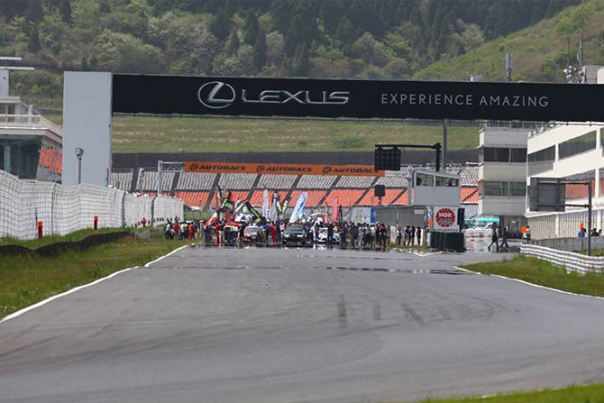 九州唯一のレーシング・コースは、日本でも有数のスピーディ＆テクニカルなコース