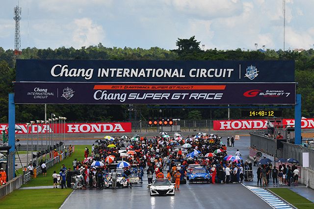 圧倒的な人気を誇るSUPER GTは、タイにも進出して成功を収めている。