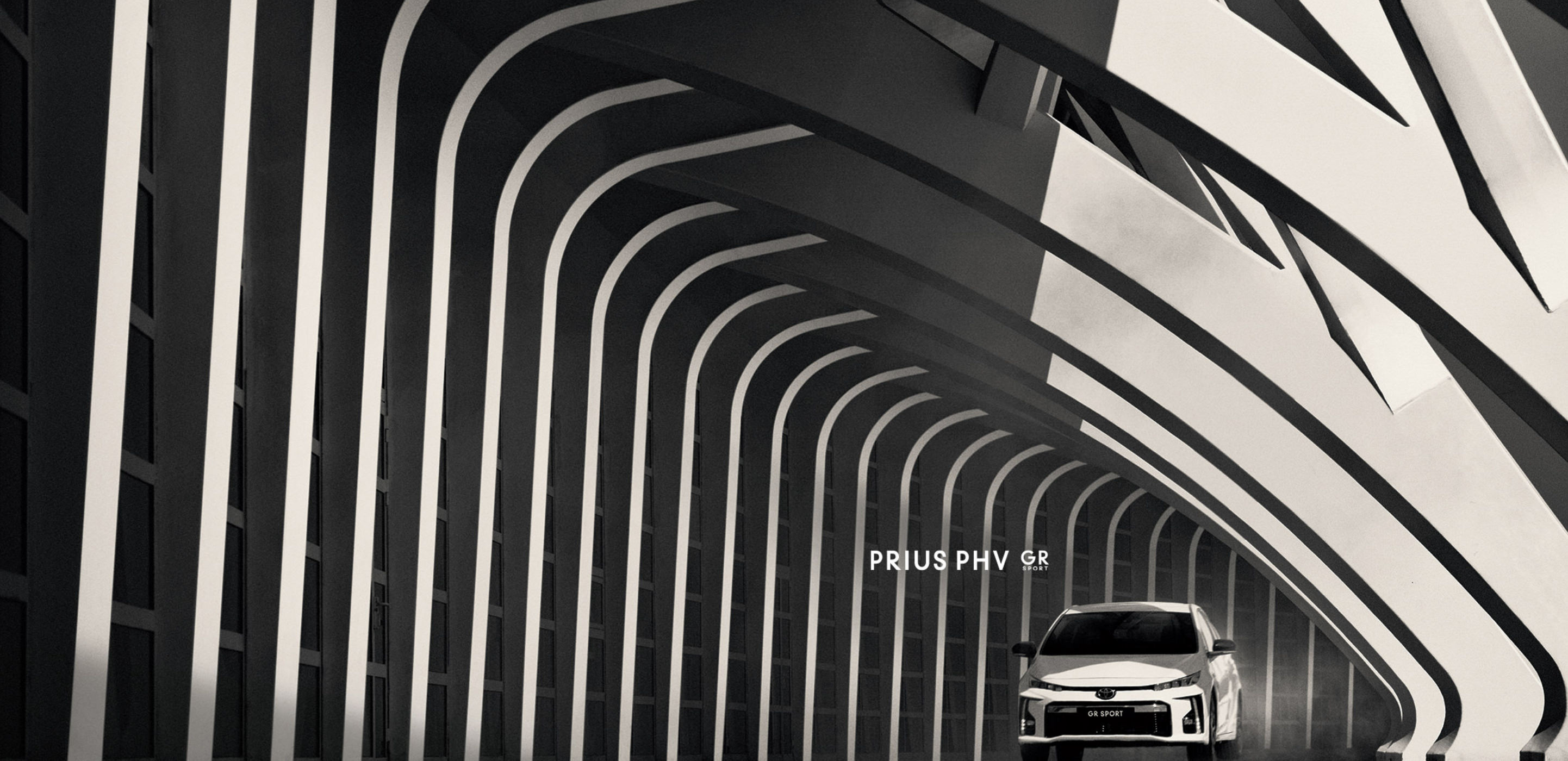 PRIUS PHV GR SPORTS