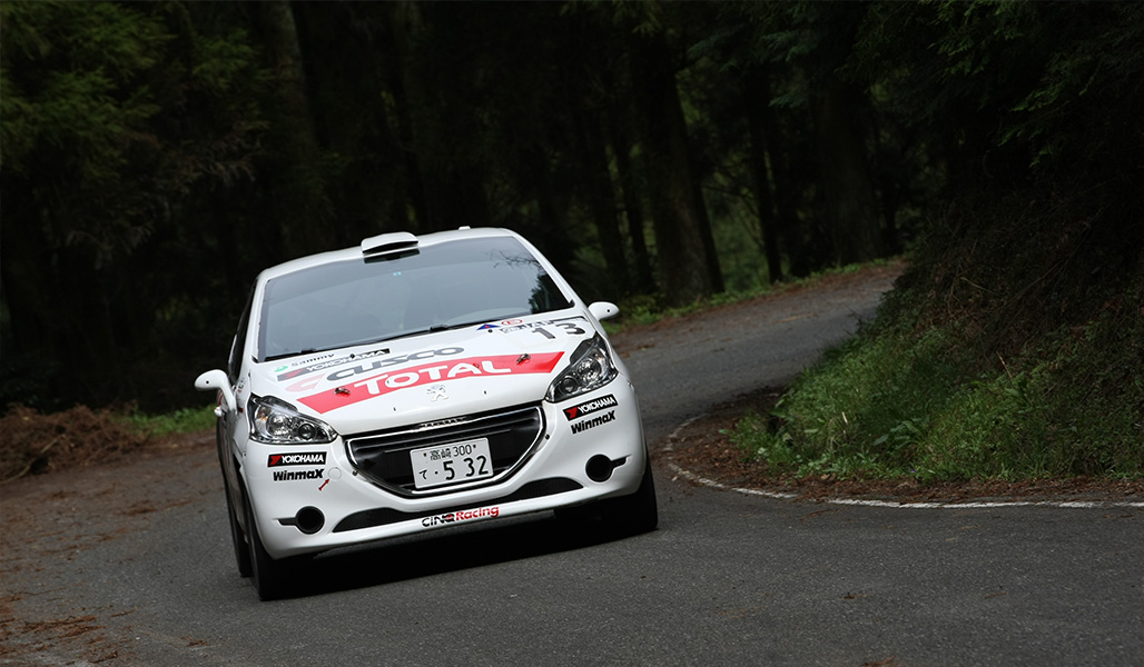 世界ラリー選手権（WRC）やヨーロッパラリー選手権（ERC）などでおなじみのプジョー208 R2が国内ラリーに初登場。