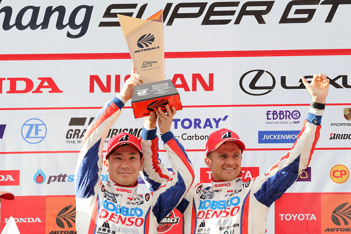 SUPER GTで初優勝を遂げた小林可夢偉選手