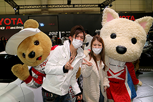 トヨタ くま吉 ルーキーちゃんとマスクのカップルと@ 東京オートサロン2016