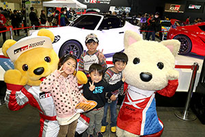 トヨタ くま吉 ルーキーちゃんと子供4人組と@ 大阪オートメッセ2016