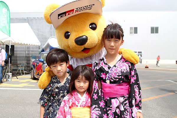 トヨタ くま吉 浴衣を着た三人姉弟と@ 大衡工場夏祭り 2018 07.29
