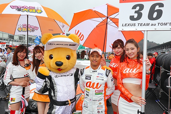 レクサス くま吉 36号車のグリッドガールと一緒に@ SUPER GT 2019年 第1戦（開幕戦）岡山