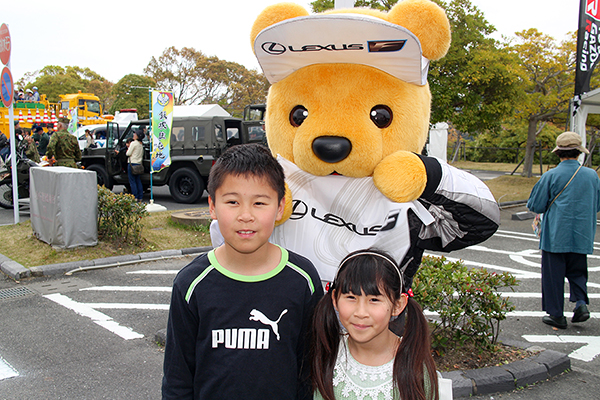 レクサス くま吉 pumaの服を着た兄妹と一緒に@ トヨタ自動車九州 スプリングフェスタ2019