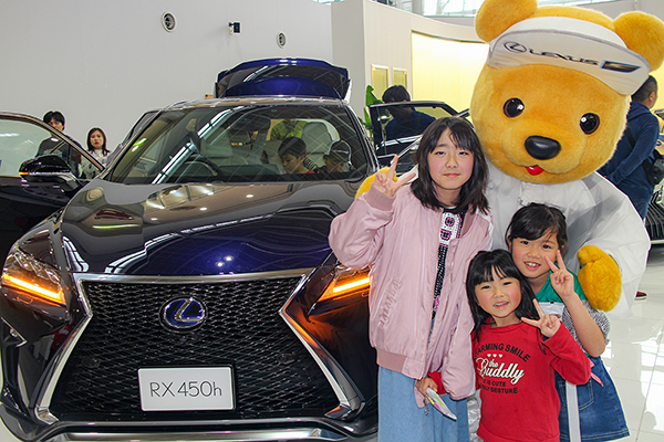 レクサス くま吉 RX450hの横で子供達と一緒に@ トヨタ自動車九州 スプリングフェスタ2019
