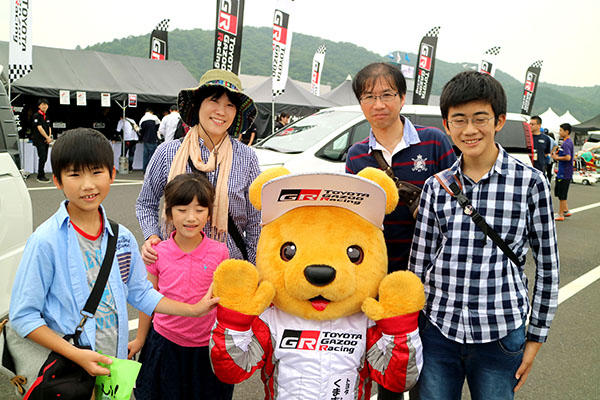 トヨタ くま吉 チェックシャツの5人家族と@ スーパーフォーミュラ 2016年 第2戦 岡山