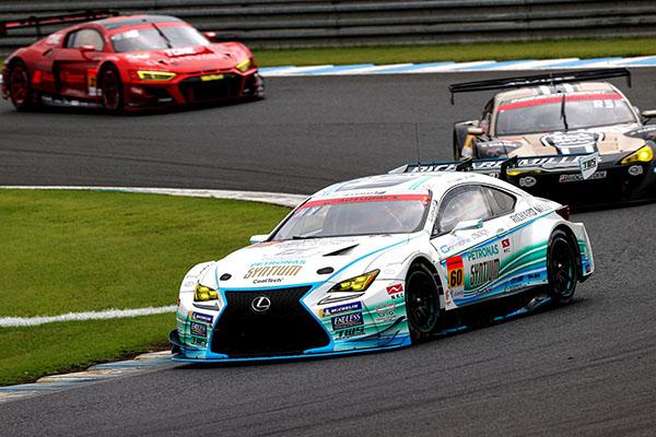 予選17位から5つ順位をあげ12位でフィニッシュしたSYNTIUM LMcorsa RC F GT3 60号車