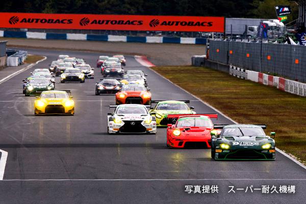 ピレリスーパー耐久シリーズ2020 第3戦 岡山国際サーキットで3番グリットからスタートするDENSO LEXUS RC F GT3 31号車