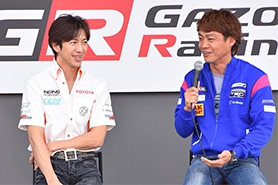 監督やドライバーによるトークショー&サイン会