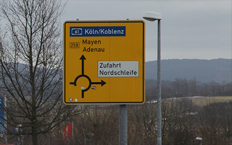 ドイツの道路の走り方