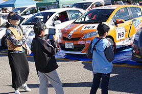会場・人物