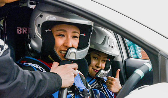 トヨタ アクアで上位クラスのトヨタ 86をも凌ぐタイムを記録した高崎くす子ちゃんチーム。悲願のクラス優勝を果たした。