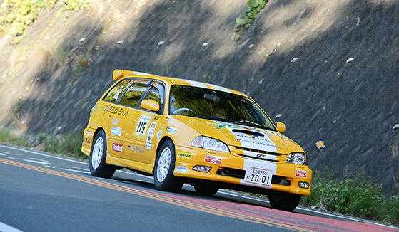 変わらぬ速さを見せたNAVULカルディナ。中村選手によると、中古で10万円の車両がベースなのだという。