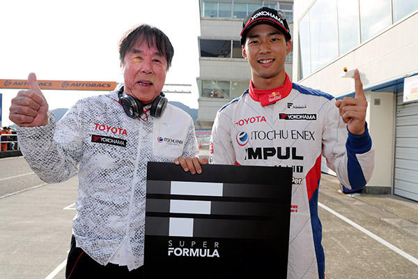 予選では平川亮が自身初のポールポジション獲得