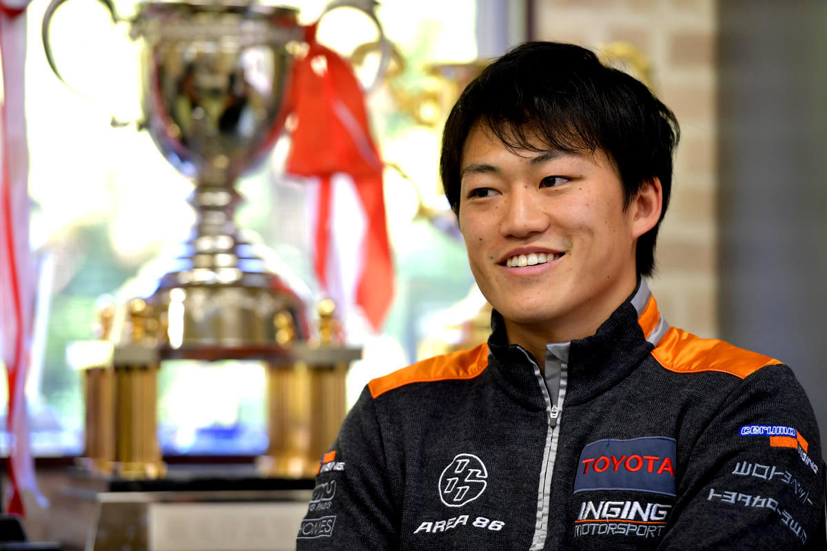 2016年スーパーフォーミュラ ドライバーズチャンピオンを獲得した国本雄資