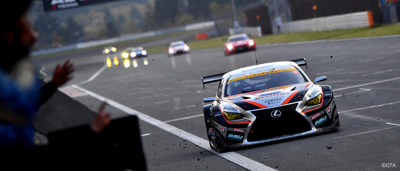 SUPER GT 第2戦 富士で優勝したNo.51 JMS P.MU LMcorsa RC F GT3(中山雄一/坪井翔組)