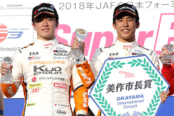 第7戦では宮田が勝利、坪井が2位、第8戦では坪井が勝利し宮田が2位で続き、2戦共にTDPドライバーが1-2フィニッシュを果たした