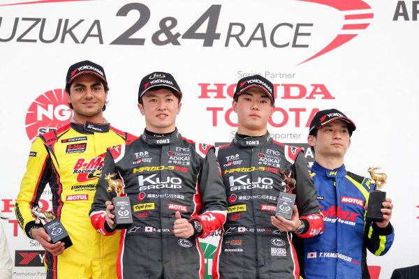 第2戦で今季初勝利を飾った宮田莉朋（中央左）と3位でF3初表彰台を獲得した小高一斗（中央右）