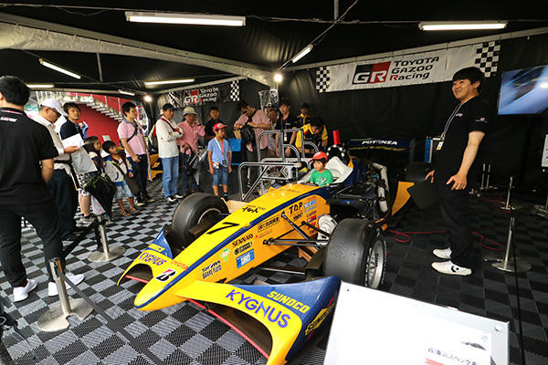 モータースポーツ車両展示&搭乗体験