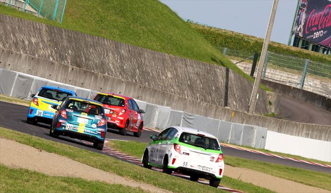 Netz Cup Vitz Race 2016 関西シリーズ 第4戦 鈴鹿サーキット フォト