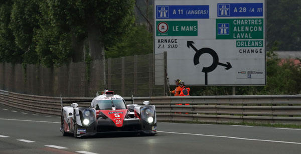 ユノディエールを走行するTS050 HYBRID 5号車