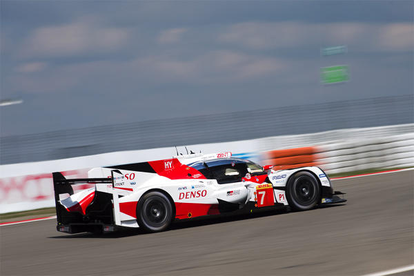 ニュルブルクリンクのグランプリコースを走行するTS050 HYBRID 7号車