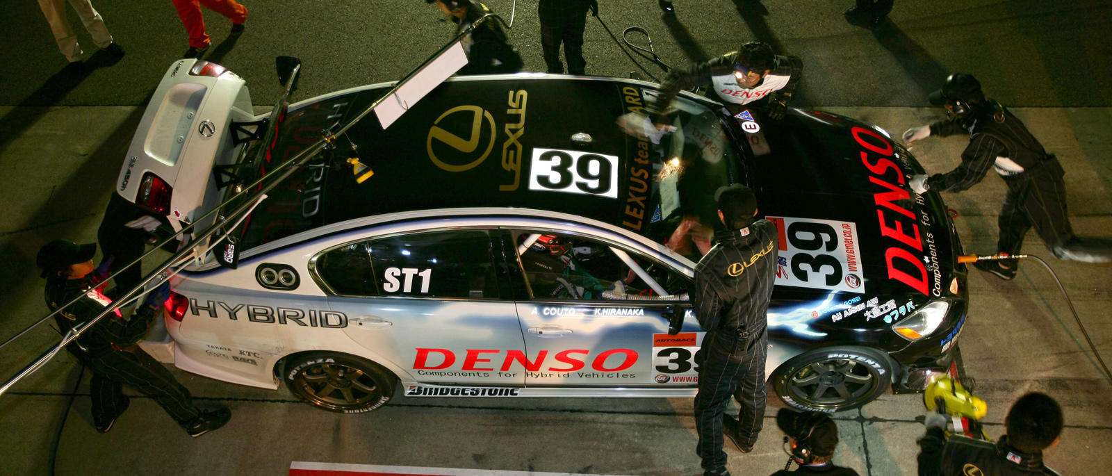 2006年に十勝24時間レースに出場したレクサスGS450h