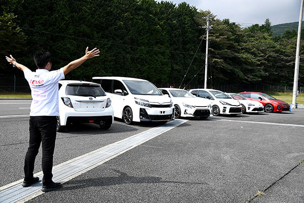 イベント広場も着々と準備中