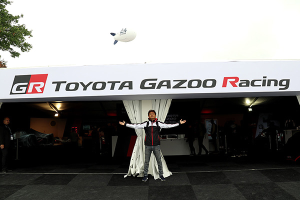 TGRアンバサダーの脇阪寿一さんが到着！