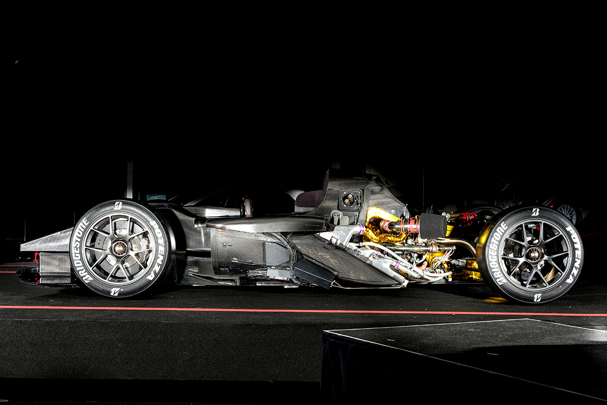 GRスーパースポーツコンセプトは、V6ツインターボチャージャーエンジンやトヨタハイブリッドシステム・レーシング（THS-R）を搭載している
