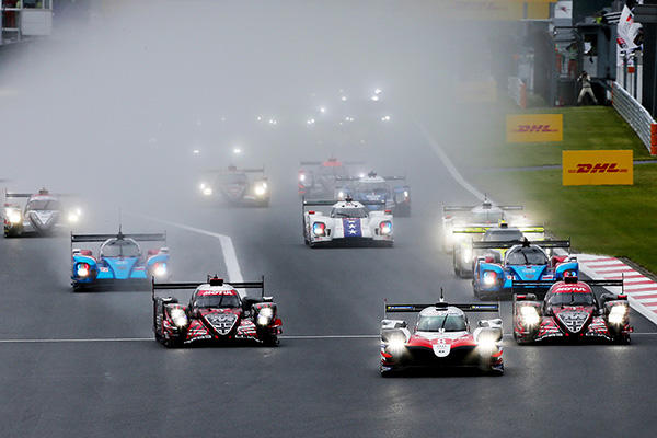 母国レースを1-2フィニッシュで決勝を制す