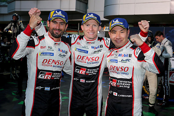 母国レースを1-2フィニッシュで決勝を制す